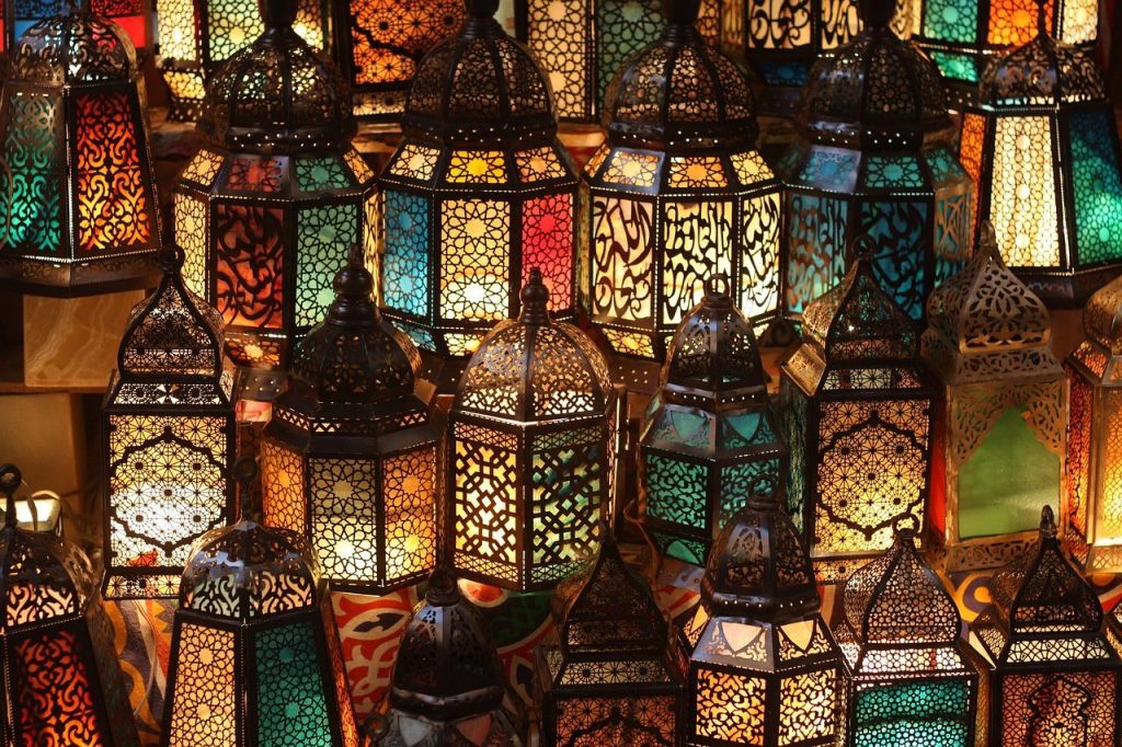 Assortiment van moderne lampen in beste lampenwinkel Venlo met diverse verlichtingsopties