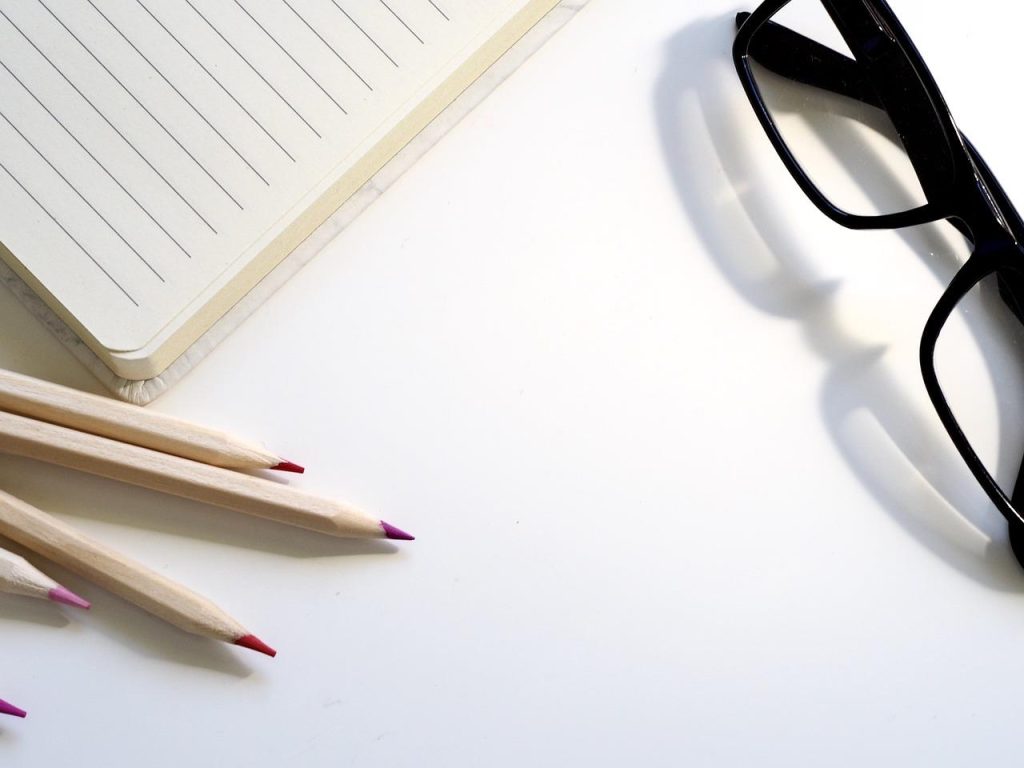 Illustratie van effectieve copywriting voor kleine bedrijven in Helmond met zakelijke communicatieconcepten