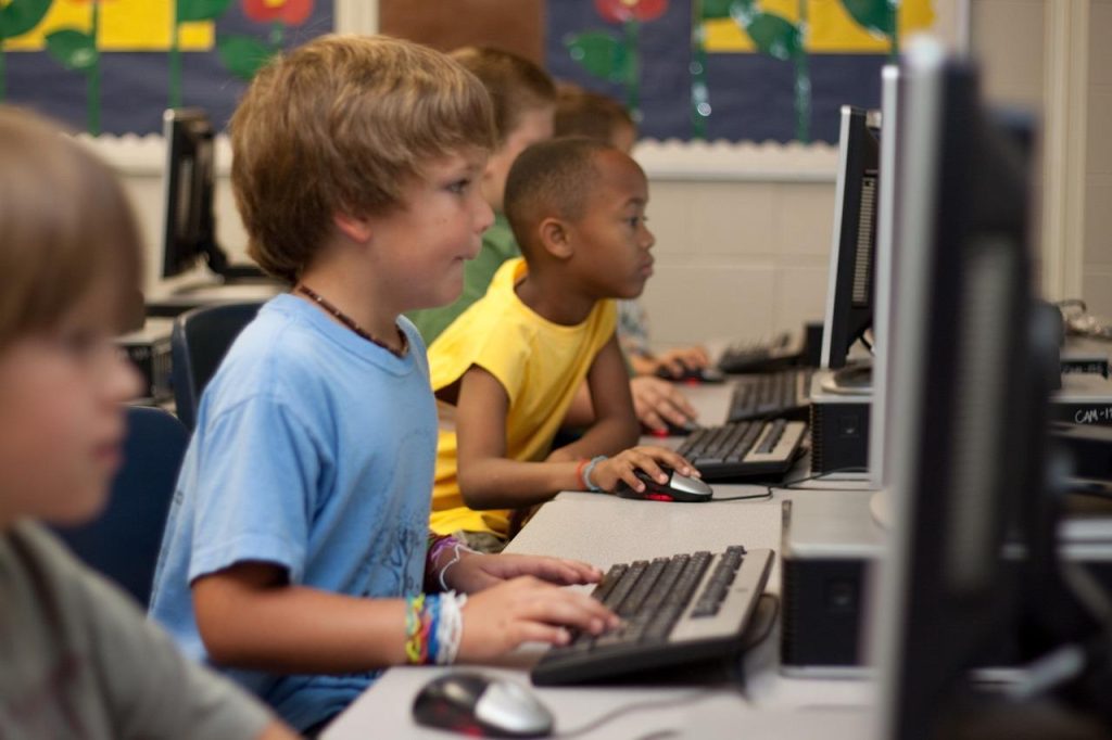 Praktijkonderwijs in Best biedt leerlingen praktische vaardigheden en persoonlijke groei in een inclusieve leeromgeving